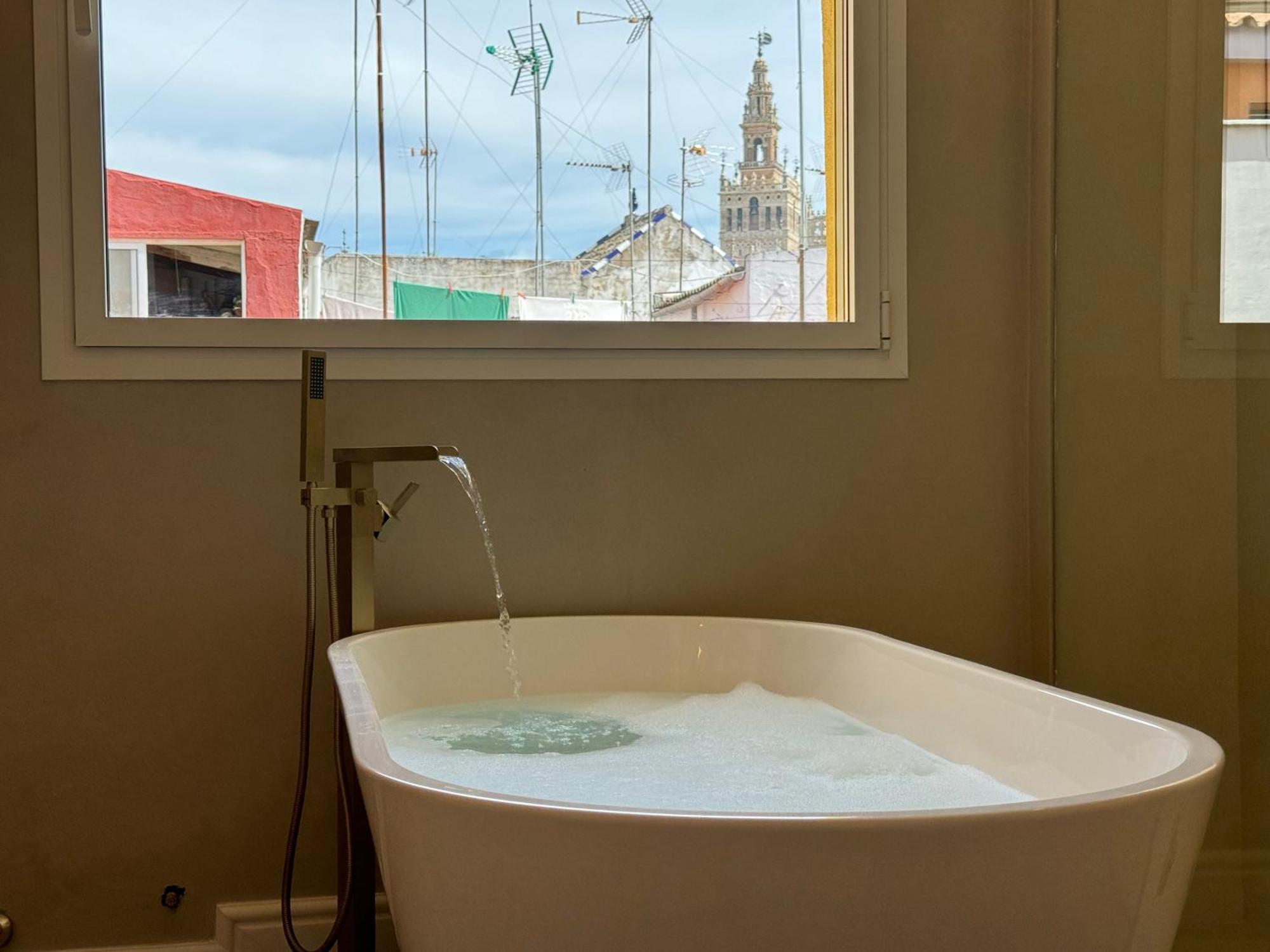 Luxury Cathedral Views In Sevilla Dış mekan fotoğraf