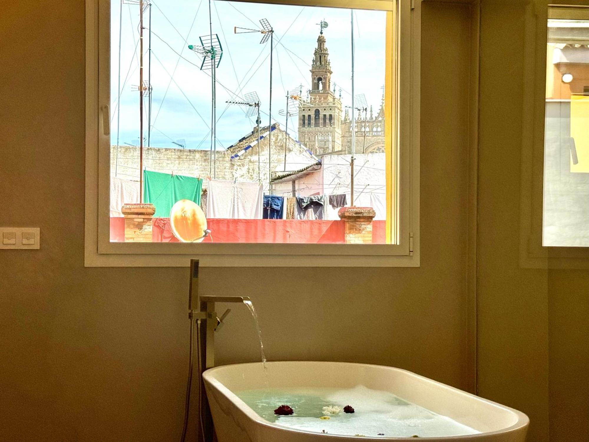Luxury Cathedral Views In Sevilla Dış mekan fotoğraf